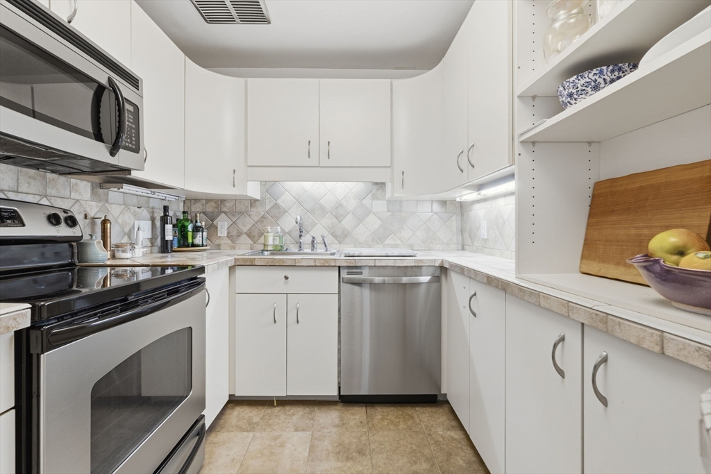 122 Beacon Street 5