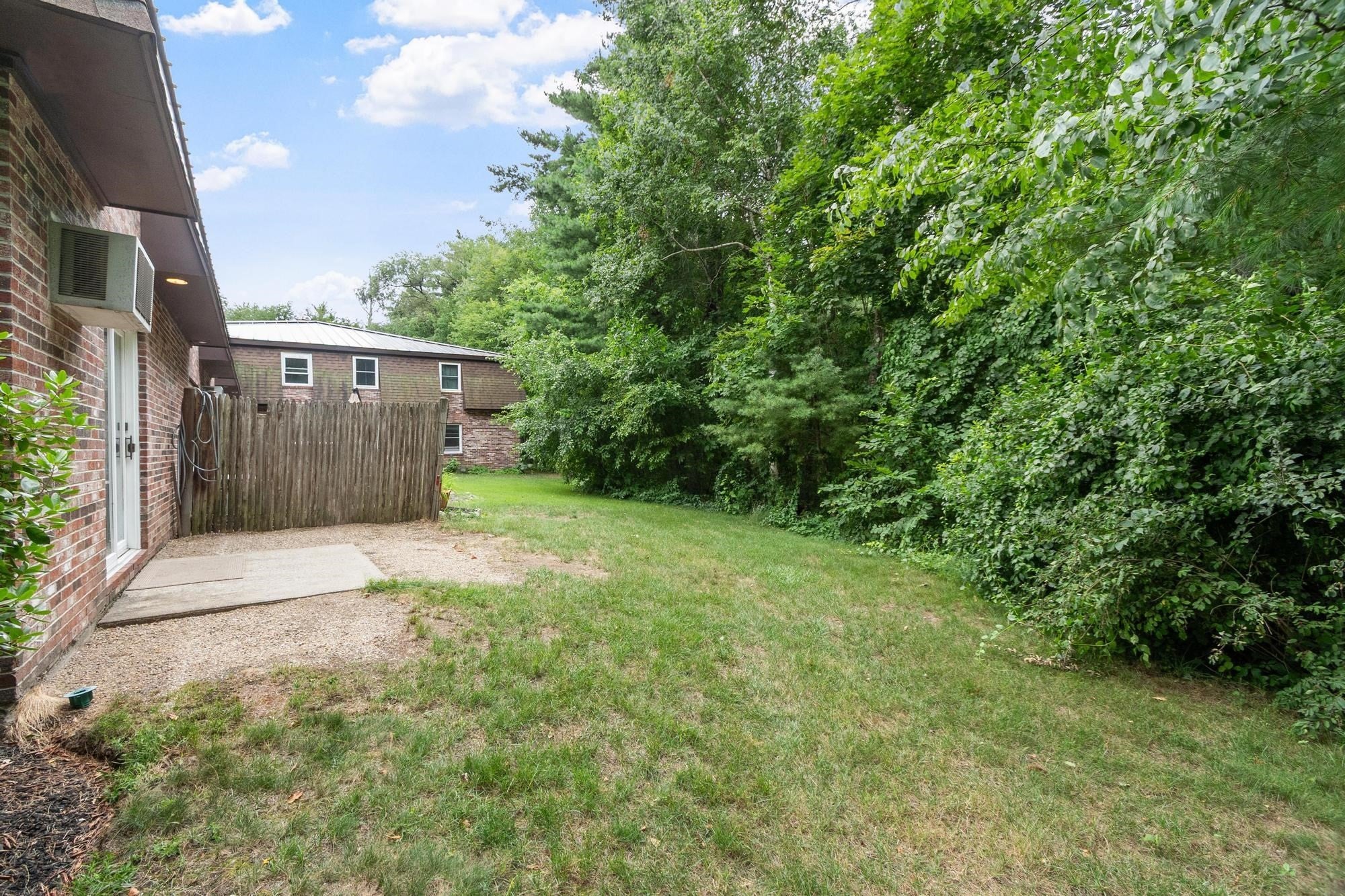 20 Lawrence Rd 1
