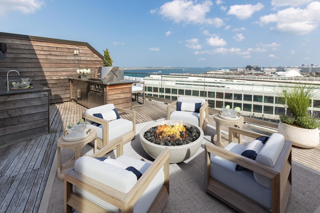 300 Pier 4 Blvd PH J