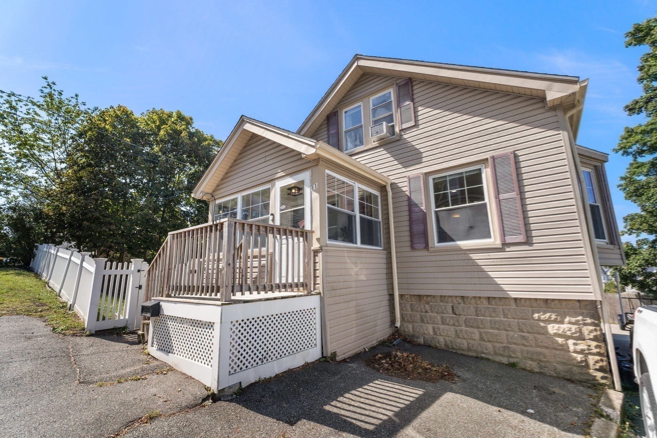 11 Clifton Ave, Saugus, MA Photo #18