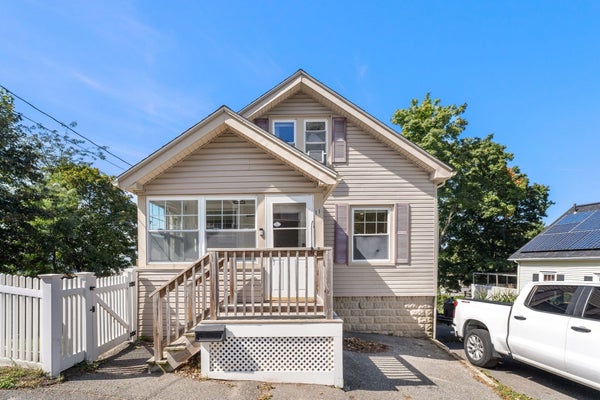 11 CLIFTON AVE, SAUGUS, MA 01906 - Image 9ffdab5c7fb2cfdf28144b9e928944ee/764258951