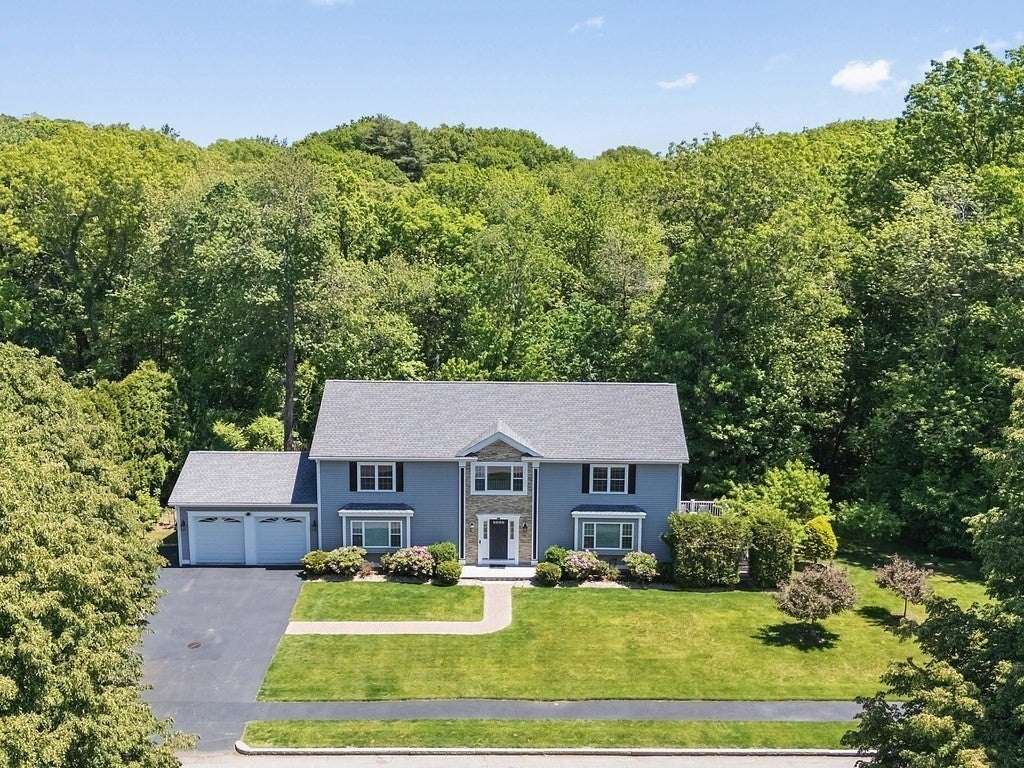 32 Lauricella Lane