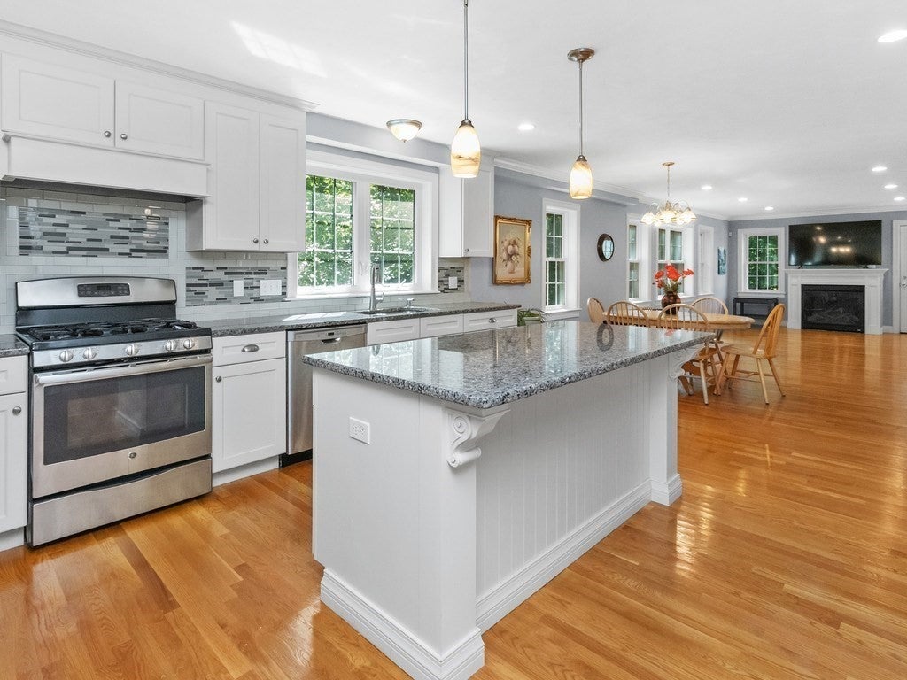 32 Lauricella Lane