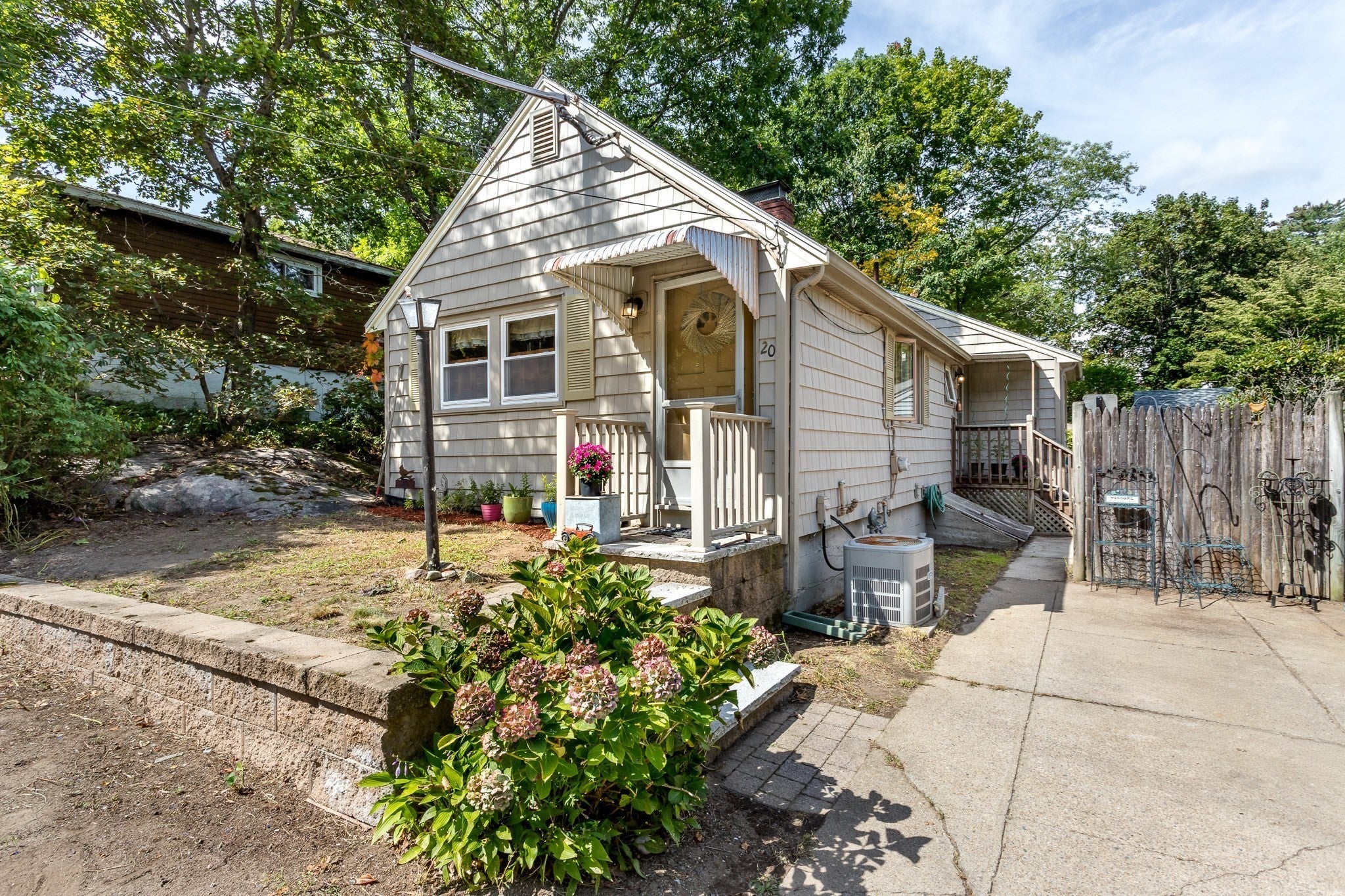 20 Crest Ave