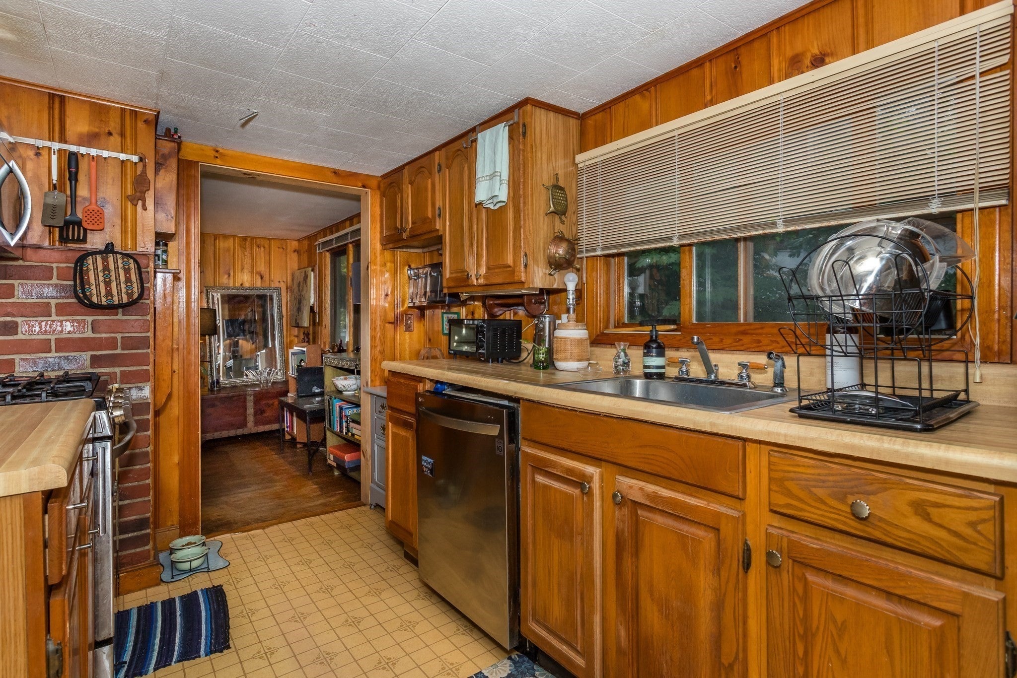 20 Crest Ave, Weymouth, MA, 20 Crest Ave, Weymouth, MA Photo #6
