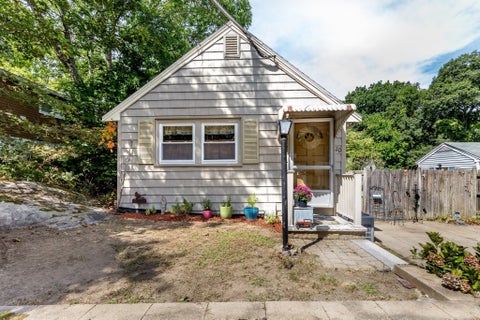 Photo of 20 Crest Ave, Weymouth, MA 02189 (MLS # 73572007)