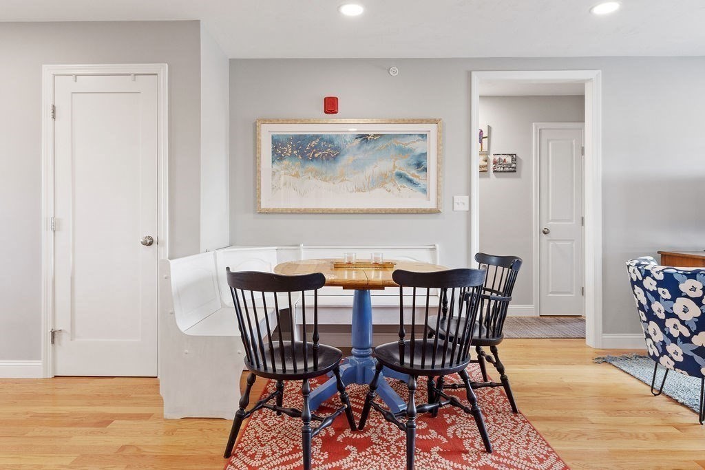 Weymouth, Massachusetts 02190, United States, 2 Bedrooms Bedrooms, ,1 BathroomBathrooms,Residential,Pending,78295