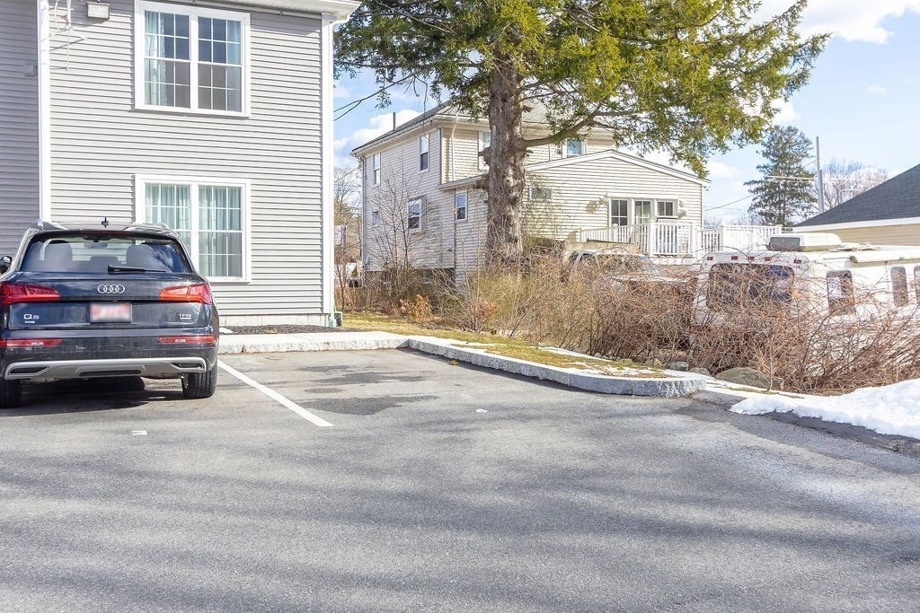 Weymouth, Massachusetts 02190, United States, 2 Bedrooms Bedrooms, ,1 BathroomBathrooms,Residential,Pending,78295