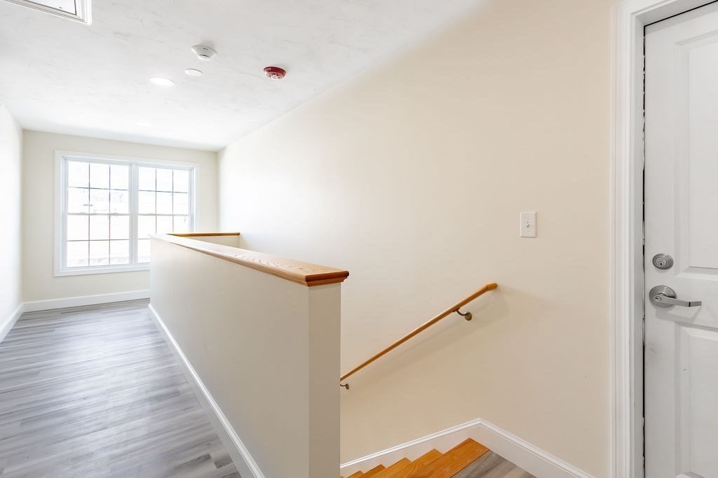 Weymouth, Massachusetts 02190, United States, 2 Bedrooms Bedrooms, ,1 BathroomBathrooms,Residential,Pending,78295