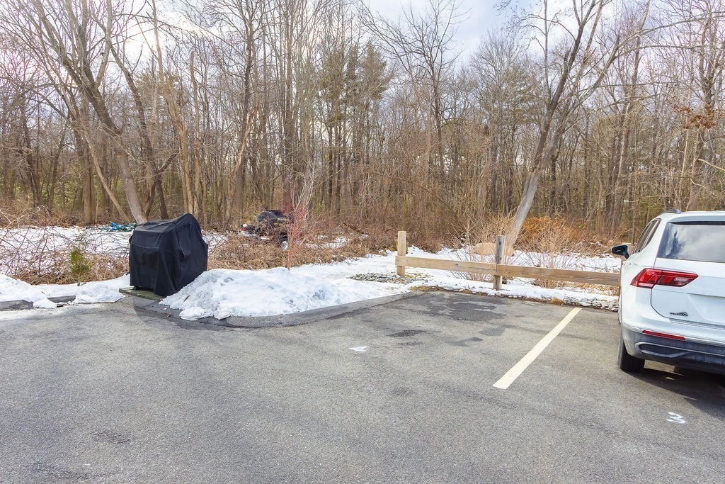 Weymouth, Massachusetts 02190, United States, 2 Bedrooms Bedrooms, ,1 BathroomBathrooms,Residential,Pending,78295