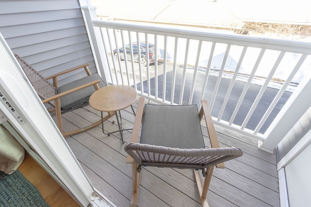 Weymouth, Massachusetts 02190, United States, 2 Bedrooms Bedrooms, ,1 BathroomBathrooms,Residential,Pending,78295