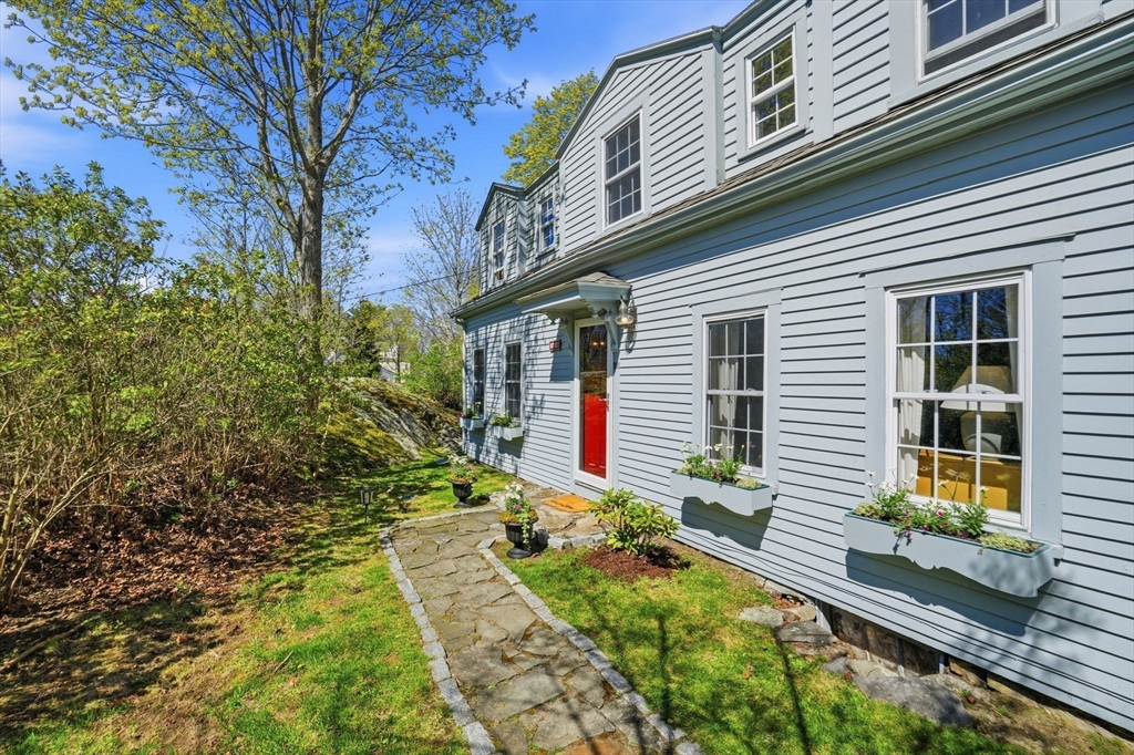 303 Beechwood St