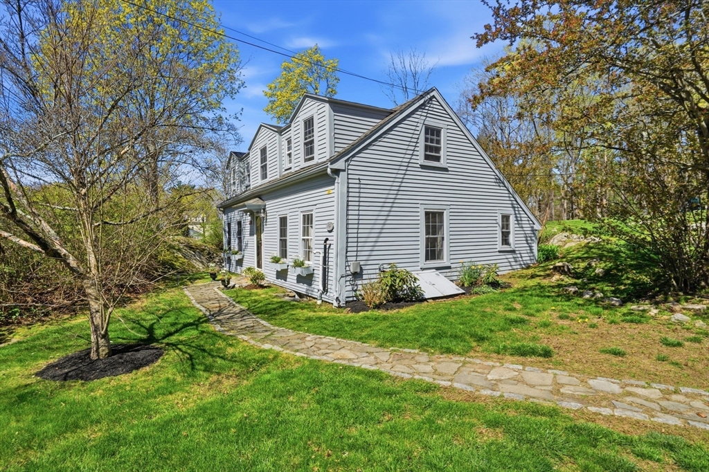303 Beechwood St