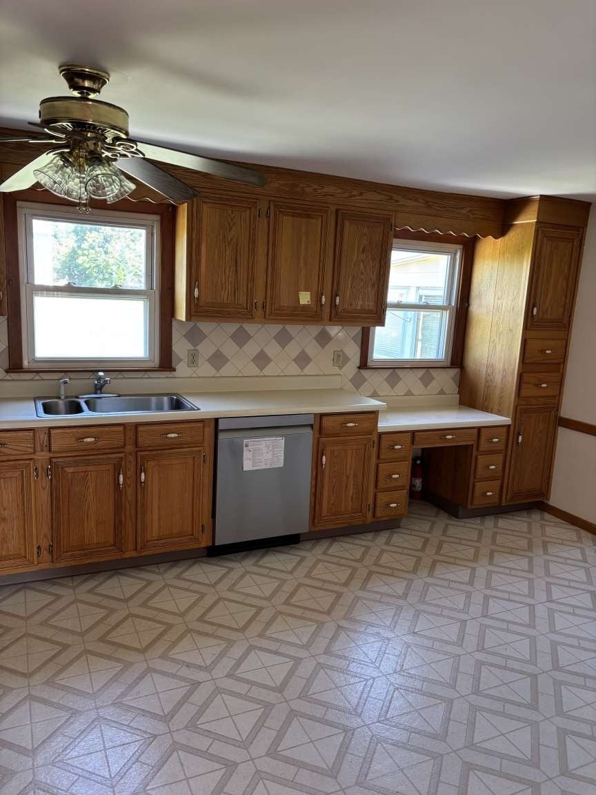 38 Cora Ave, Chicopee, MA Photo #4