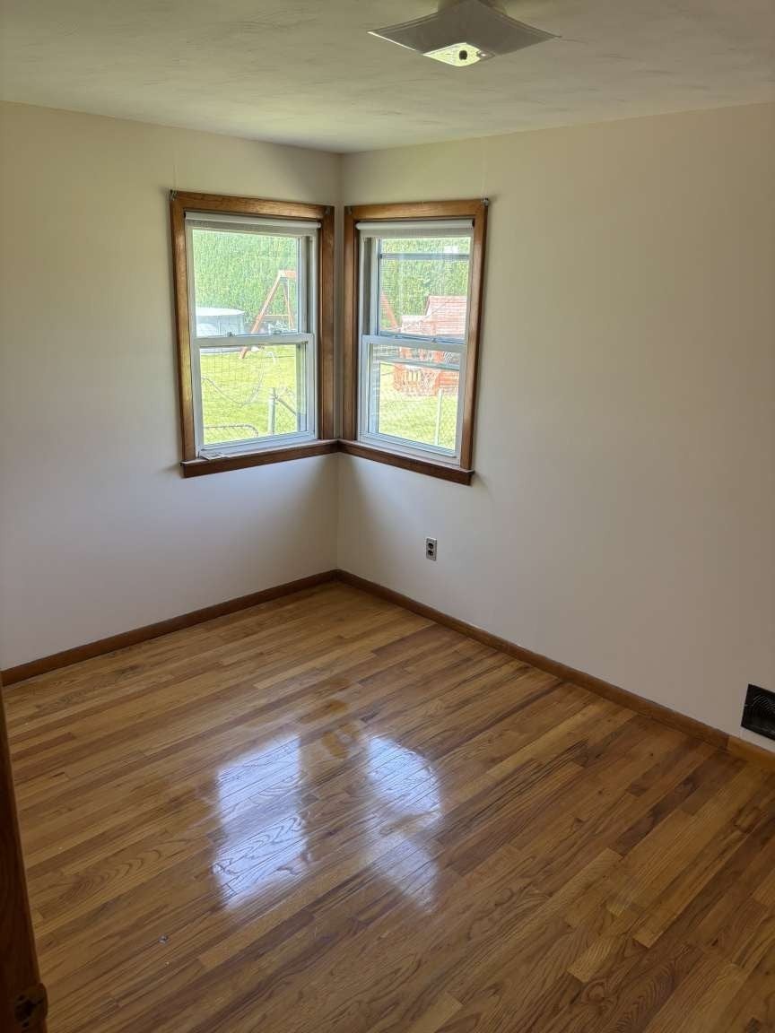38 Cora Ave, Chicopee, MA Photo #11
