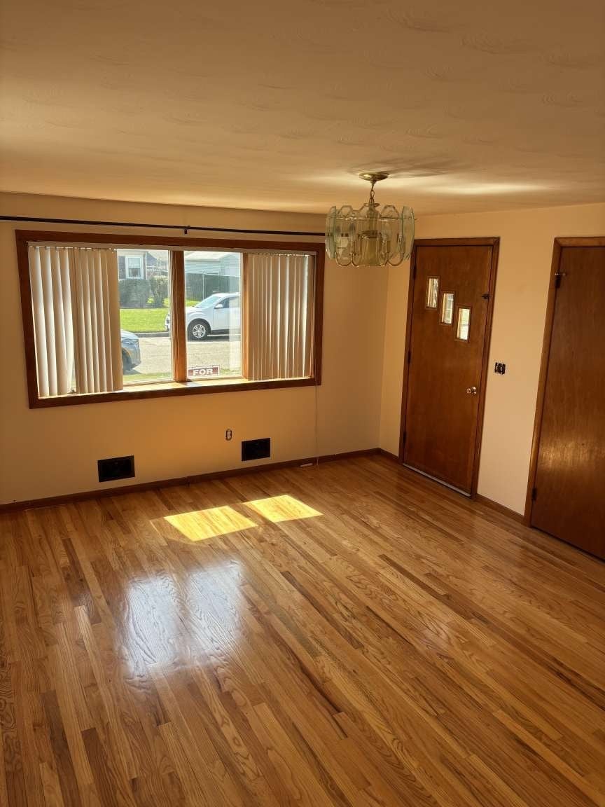 38 Cora Ave, Chicopee, MA Photo #8