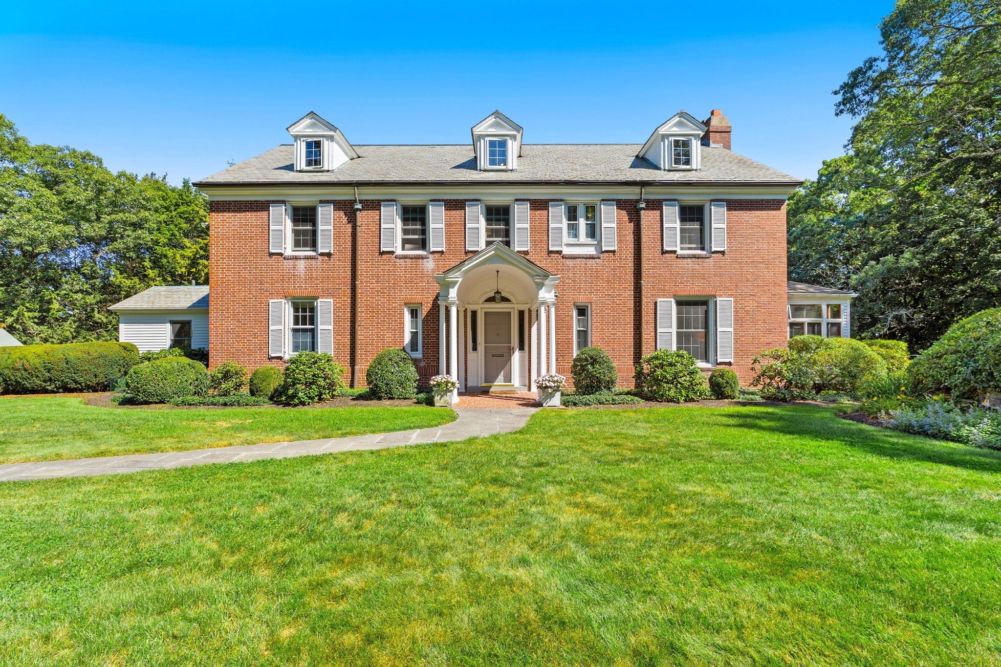 Photo of 8 Oakmount Circle, Lexington, MA