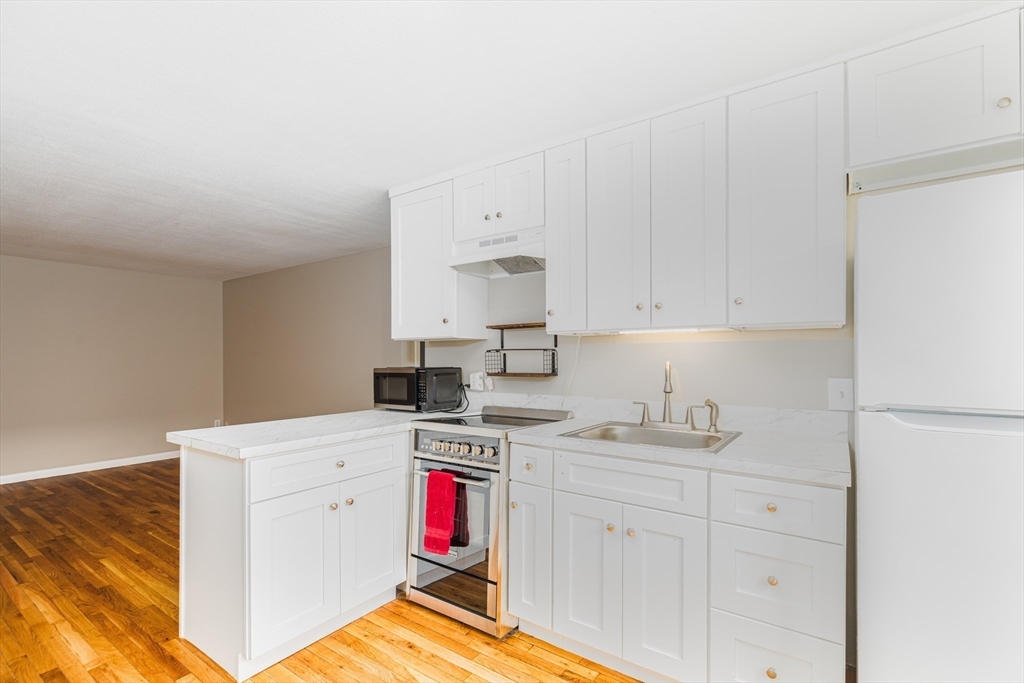 30 Danbury Dr 8