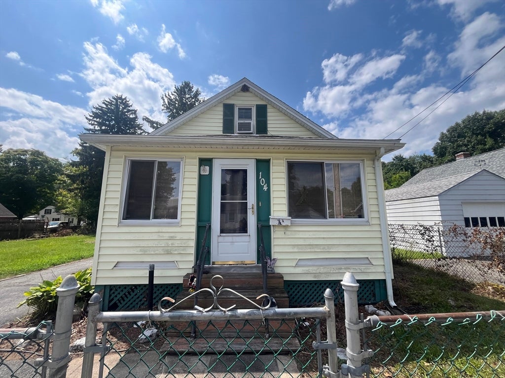 104 Balis St, Springfield, MA Photo #8