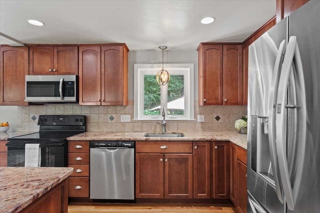 7 Caroline Dr, Milford, MA, 7 Caroline Dr, Milford, MA Photo #14