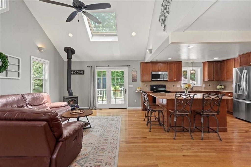 7 Caroline Dr, Milford, MA, 7 Caroline Dr, Milford, MA Photo #8