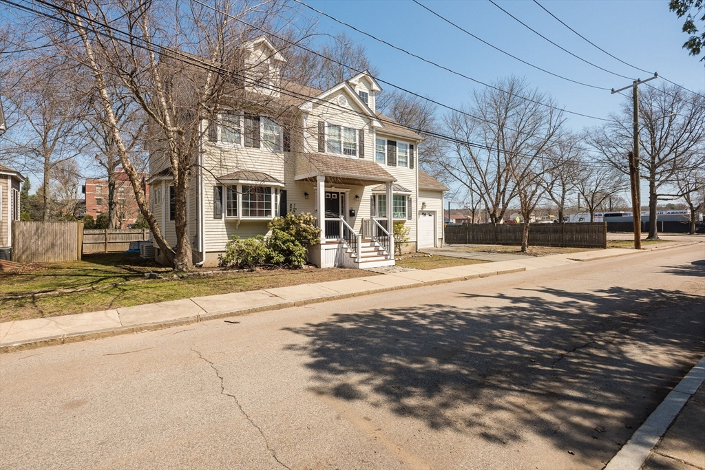 12 Waterloo St