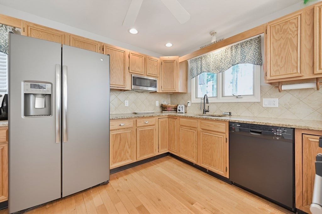 150 Lake Ridge Dr, Taunton, MA Photo #11