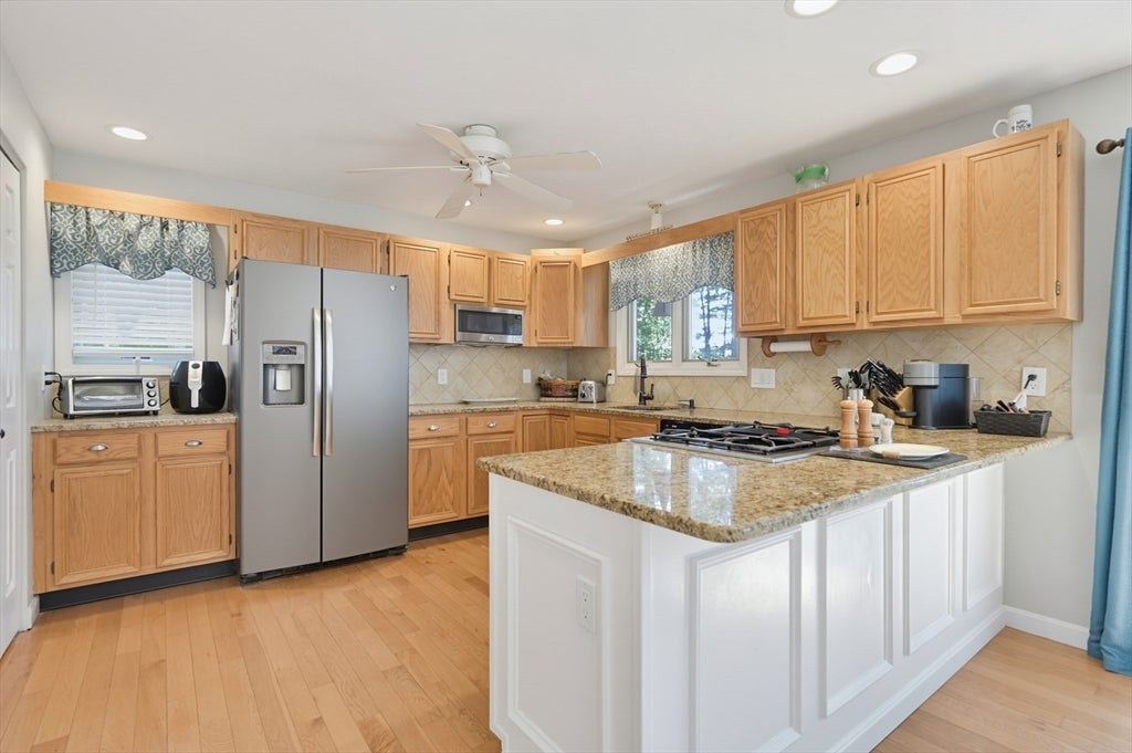 150 Lake Ridge Dr, Taunton, MA Photo #9