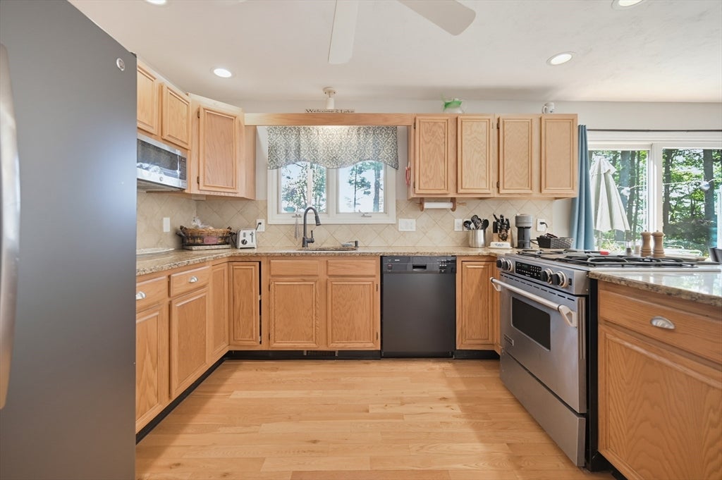 150 Lake Ridge Dr, Taunton, MA Photo #10