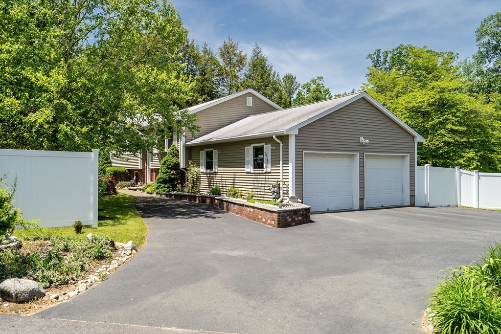 2 Sandspur Lane