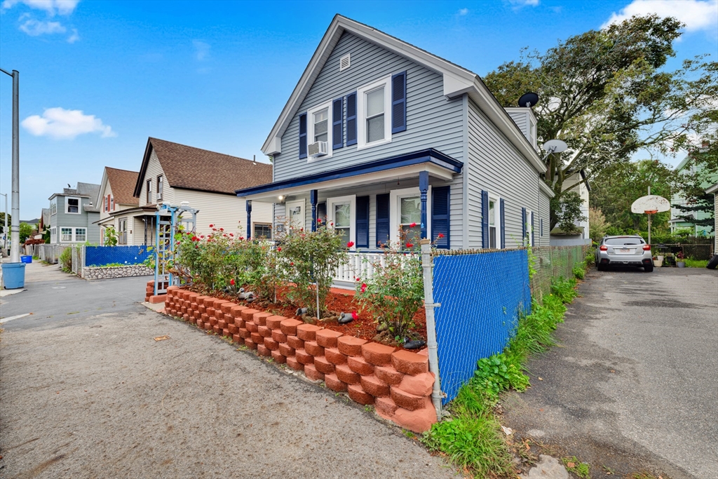 22 Litchfield St