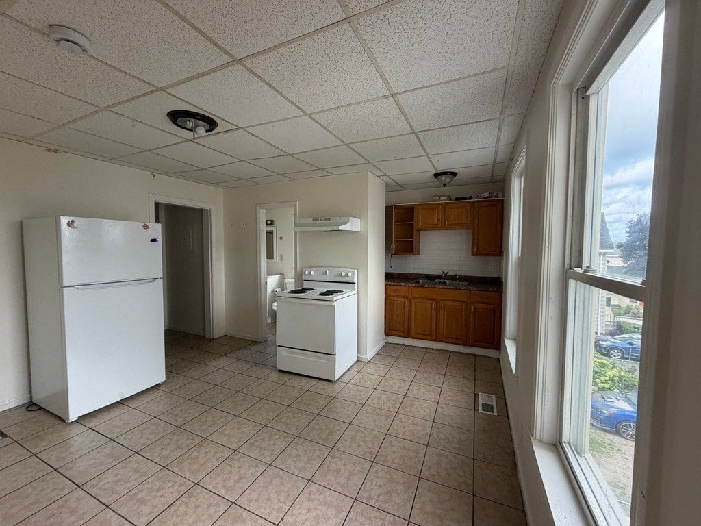 6 Dorchester St, Worcester, MA Photo #13