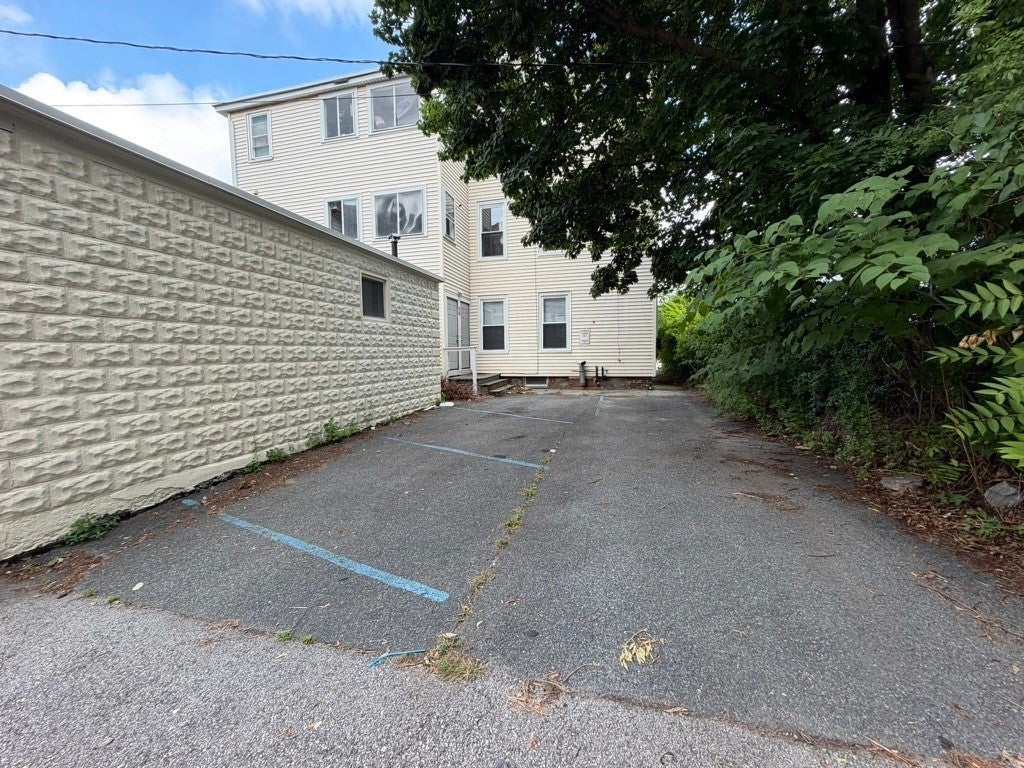 6 Dorchester St, Worcester, MA Photo #16