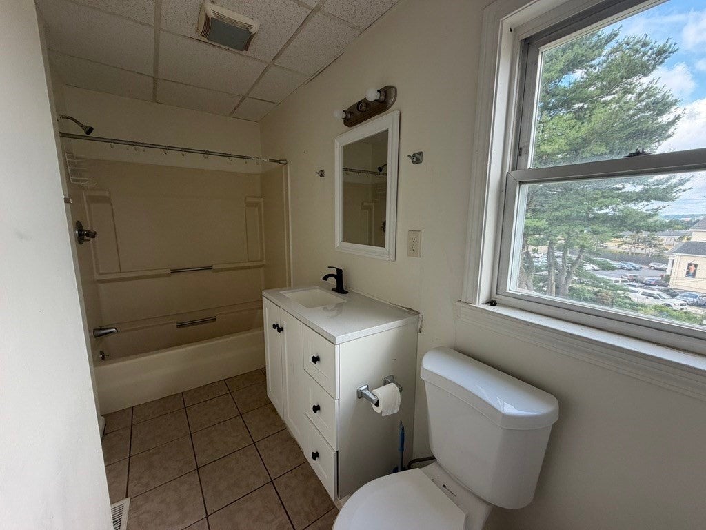 6 Dorchester St, Worcester, MA Photo #15