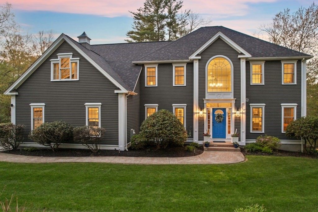 Photo of 4 Fieldstone Ct, Grafton, MA