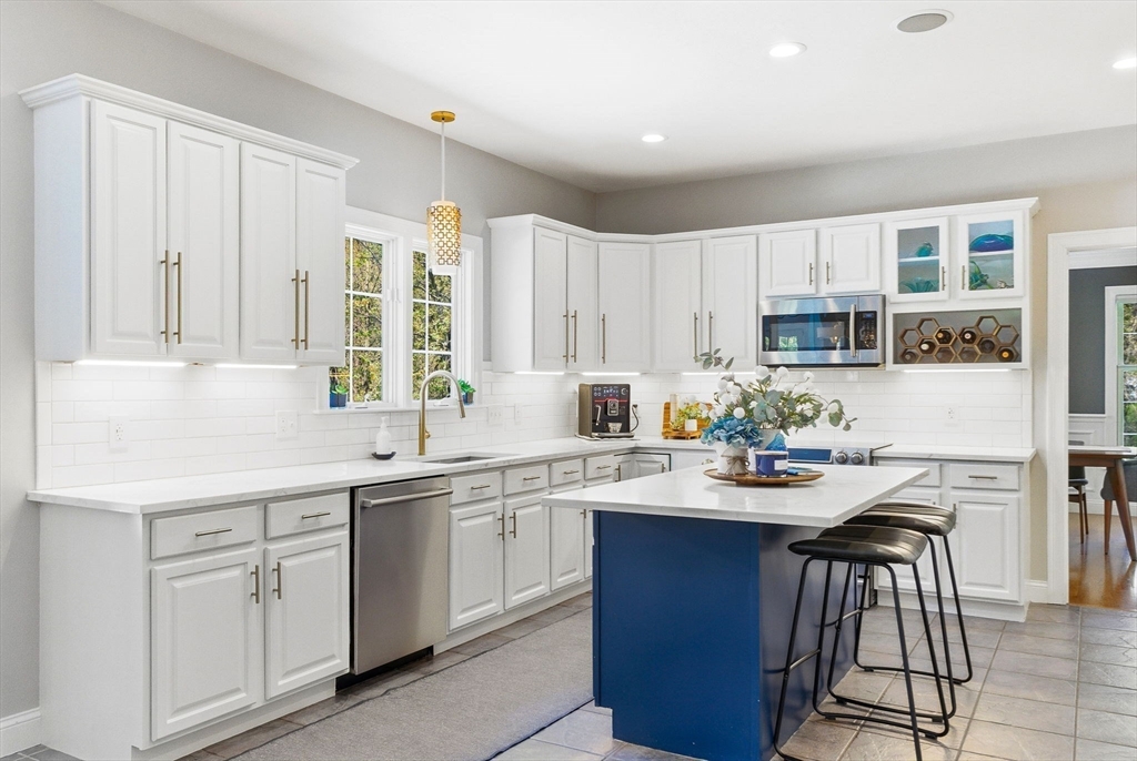 4 Fieldstone Ct, Grafton, MA Photo #14