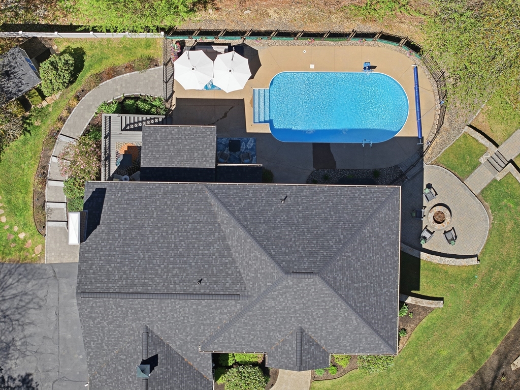 4 Fieldstone Ct, Grafton, MA Photo #8