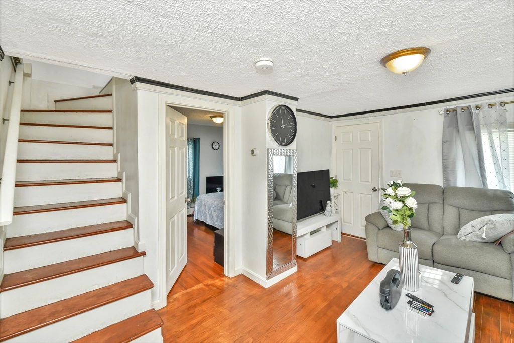 452 Tecumseh St