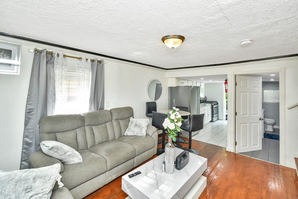 452 Tecumseh St
