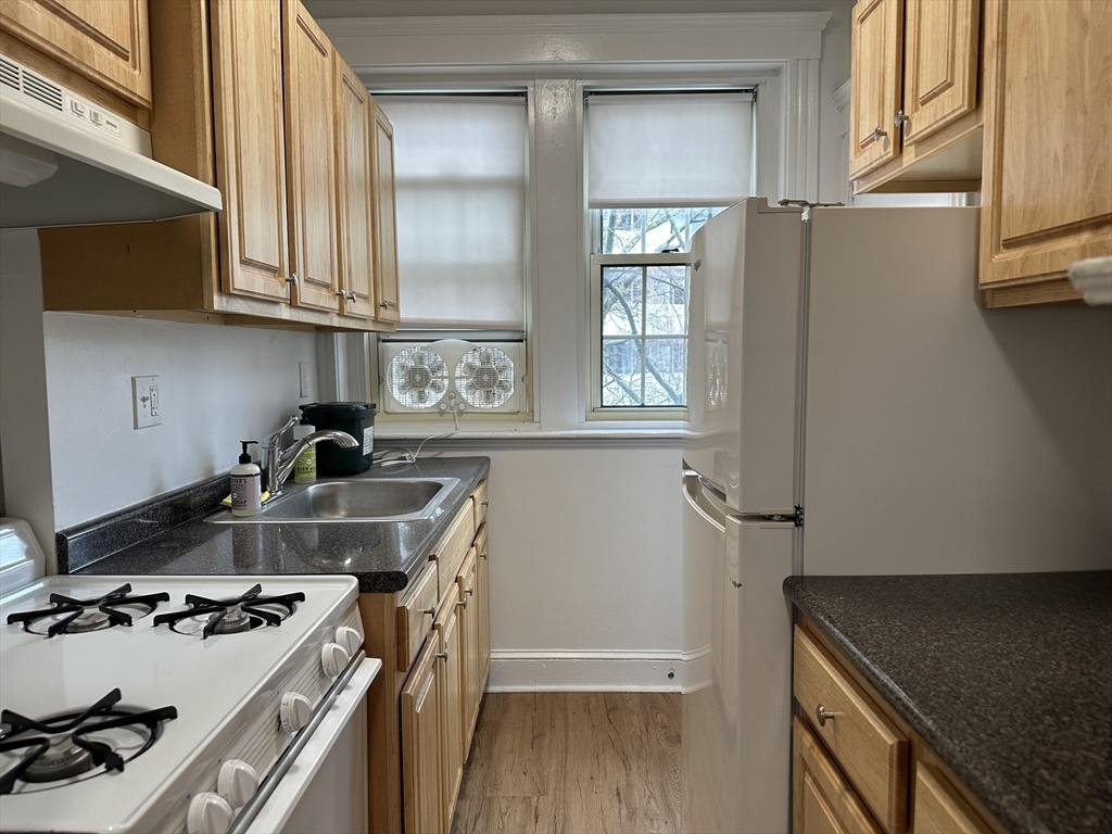 1 Craigie ST #24, Cambridge, MA Photo #12