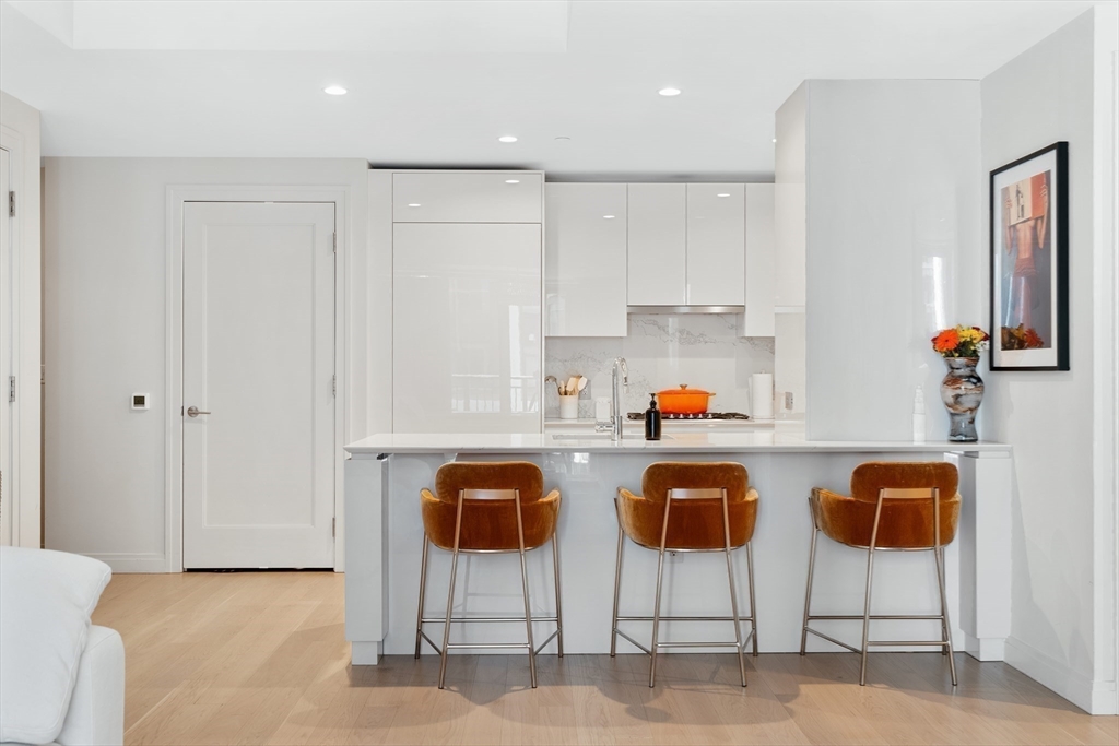 135 Seaport Blvd 1009