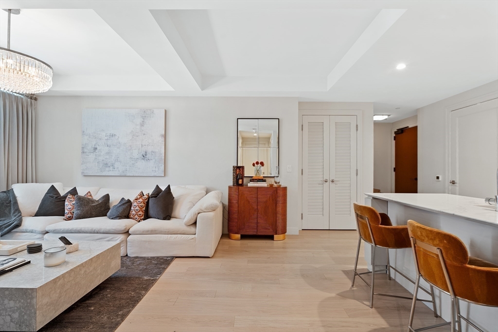 135 Seaport Blvd 1009