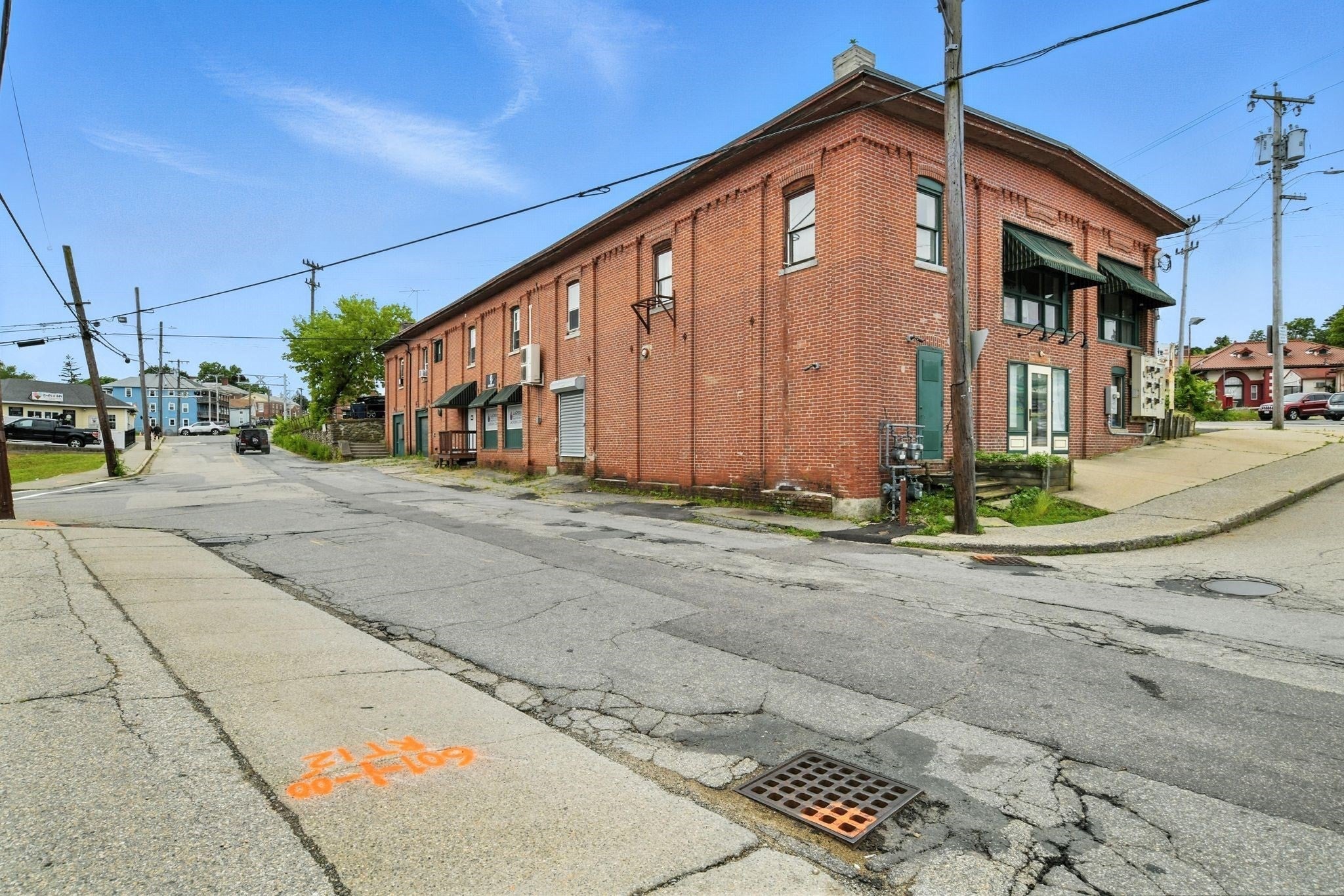 100 Central St