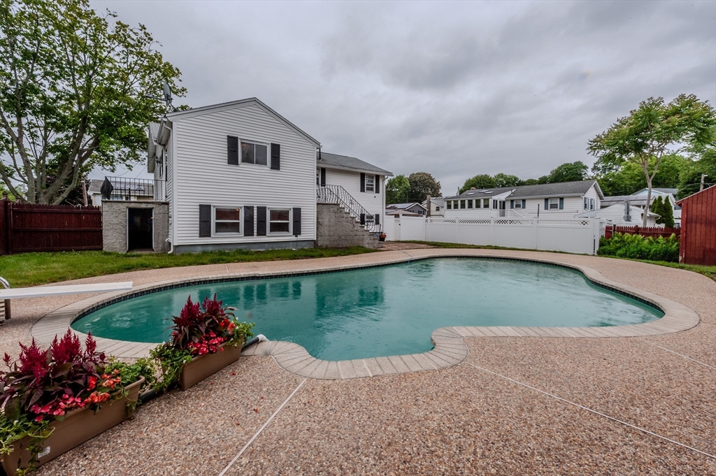 4 Witchcraft Rd
