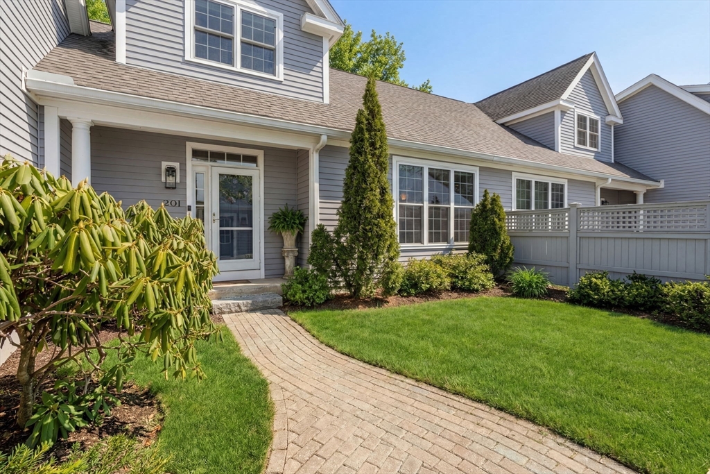 201 Willow Brook Dr 201