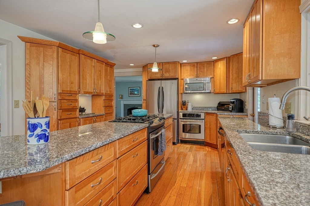 166 Willowgate Rise