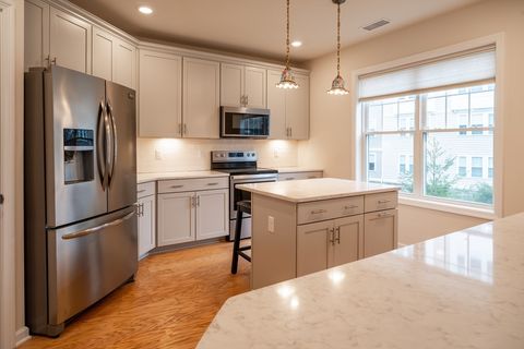 4 Francis Dr 207 Andover MA 01810