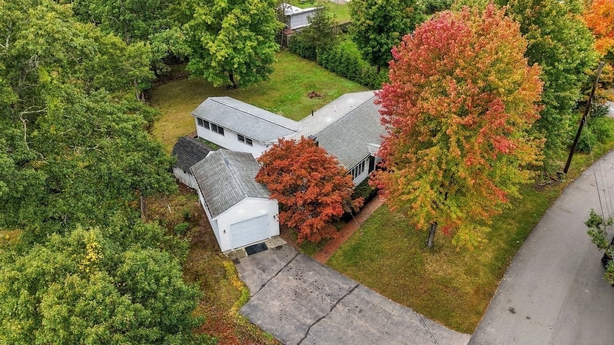 25 Oakview Cir, Medway, MA, 25 Oakview Cir, Medway, MA Photo #7