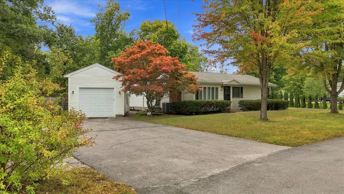 25 Oakview Cir, Medway, MA, 25 Oakview Cir, Medway, MA Photo #3