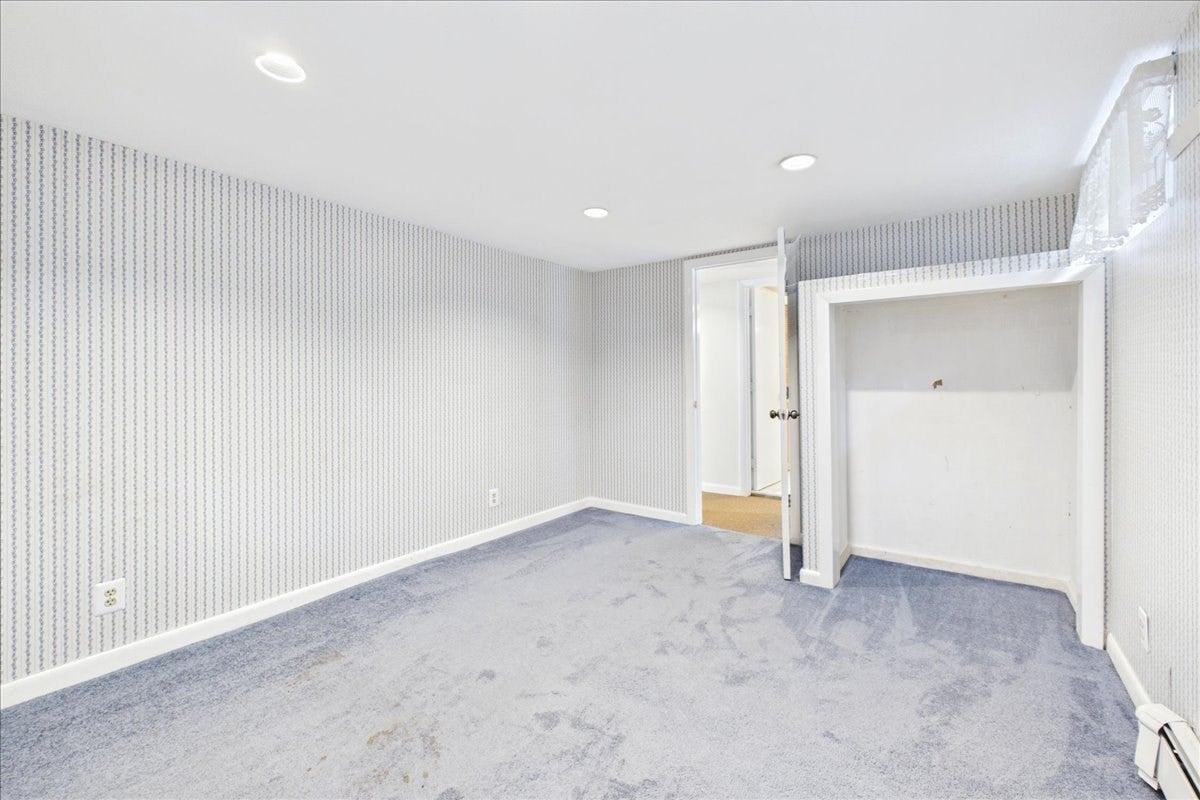 25 Oakview Cir, Medway, MA, 25 Oakview Cir, Medway, MA Photo #36